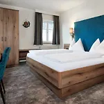 Lerchs Hotell 3*