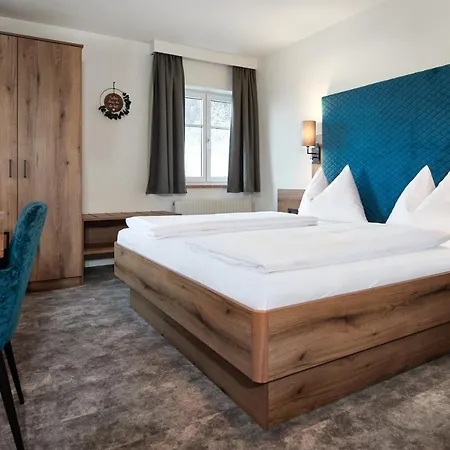 Lerchs Landhotel Hotel 3*