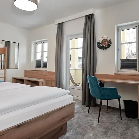 Lerchs Landhotel Hotel 3*