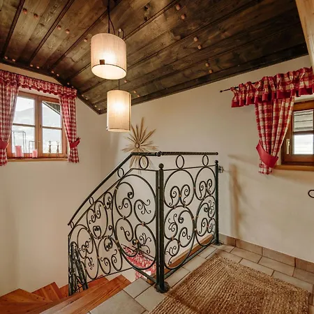 Lerch Plankenau 3*
