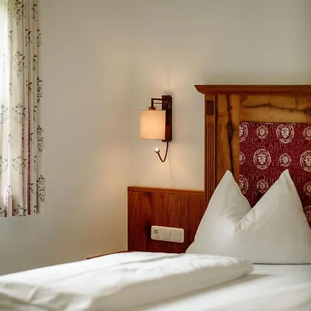 Lerch Plankenau 3*