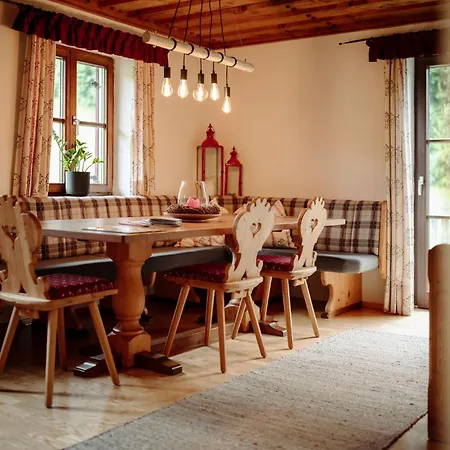 Lerchs Landhotel 3*